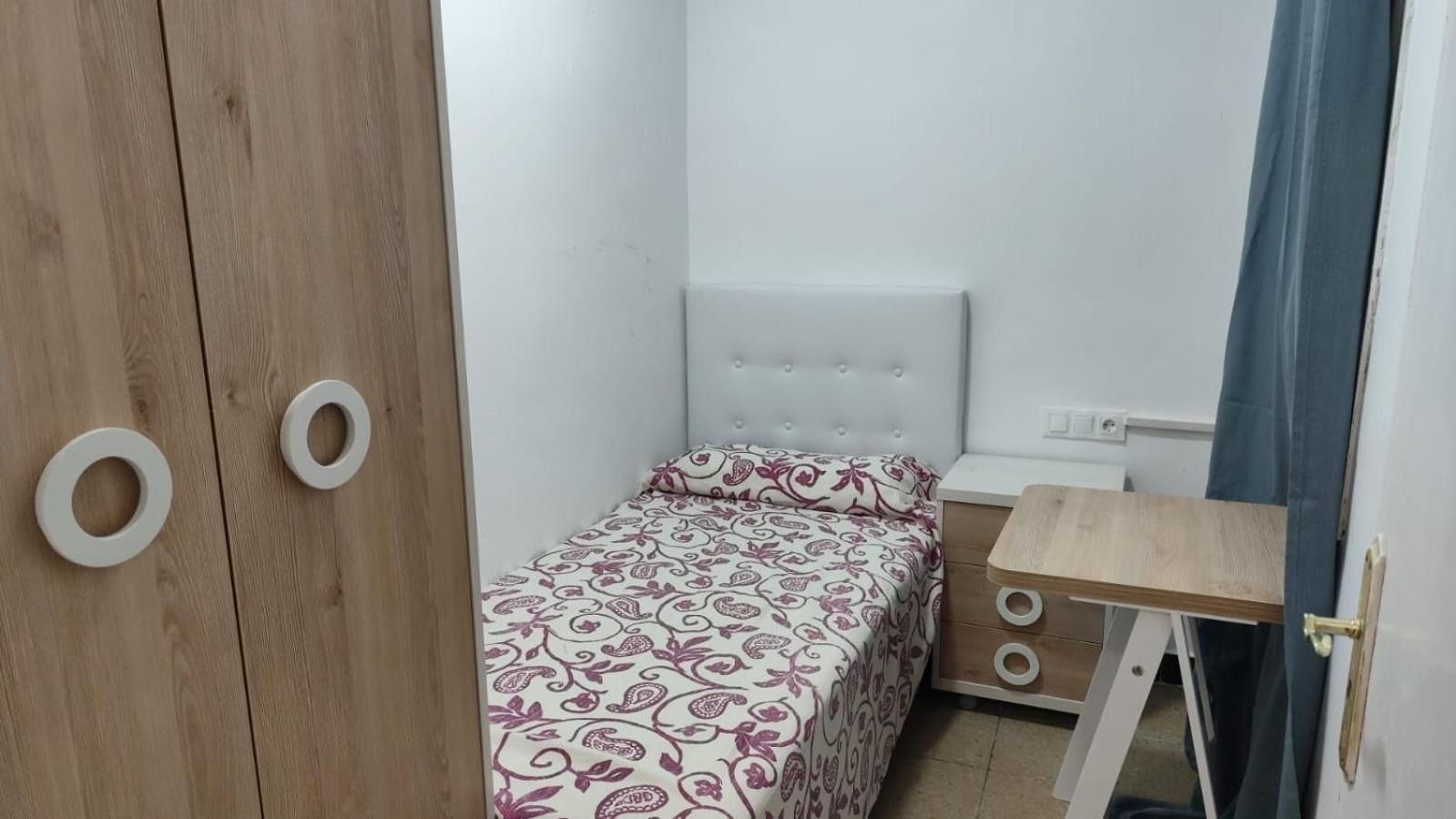 Hostal Ideal Gavà Zewnętrze zdjęcie
